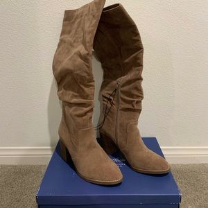 Women’s Lainee heeled Boots Size 9
